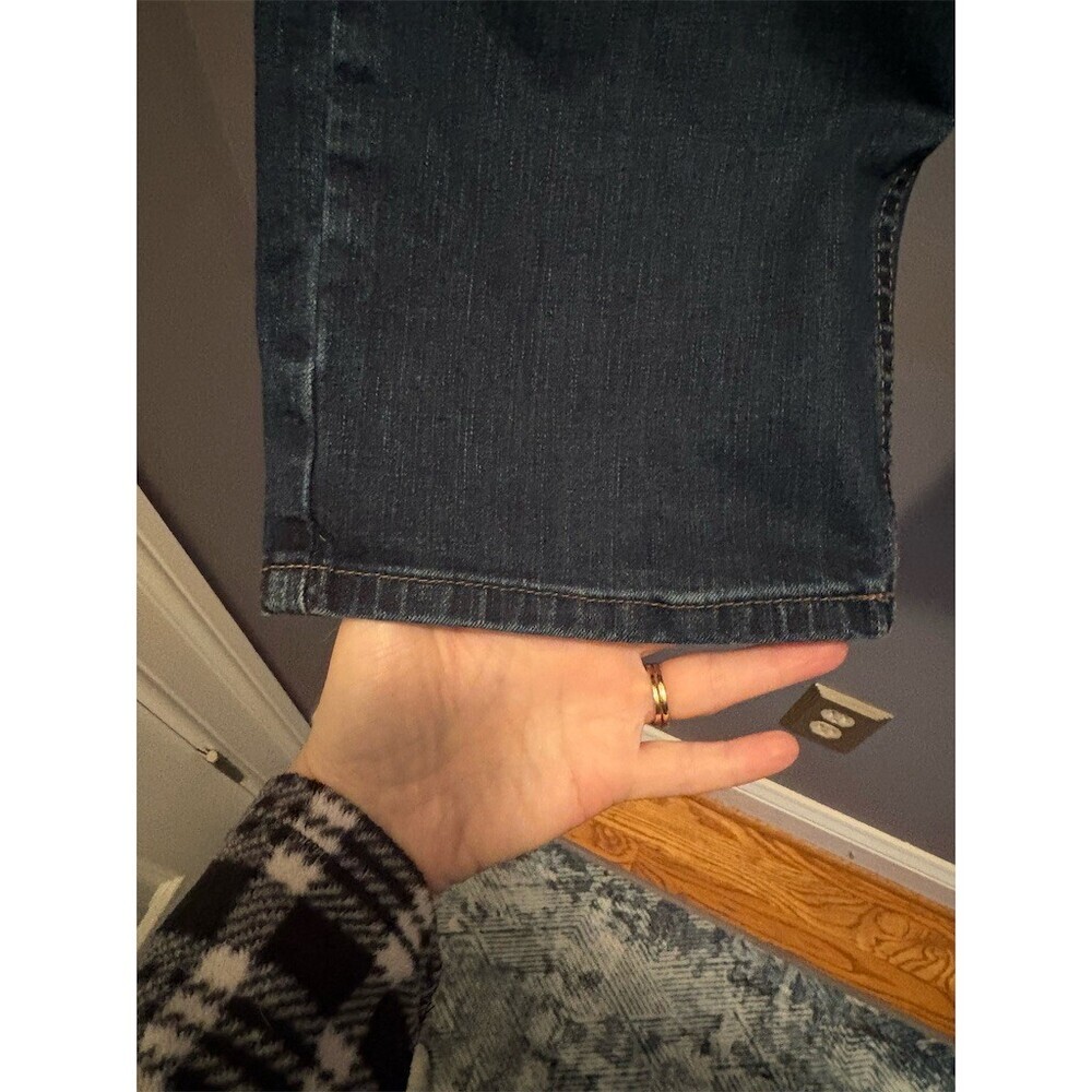 Carhartt Jeans Mens 36x32 Blue Medium Wash Relaxed Fit Straight Leg - Picture 5 of 10